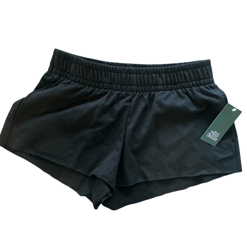 New Women’s Medium Black Shorts Wild Fable Size: Medium (B33)